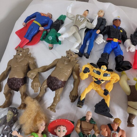 Lot of 34 Misc Action Figures Superhero monsters joker spiderman - Picture 10 of 14